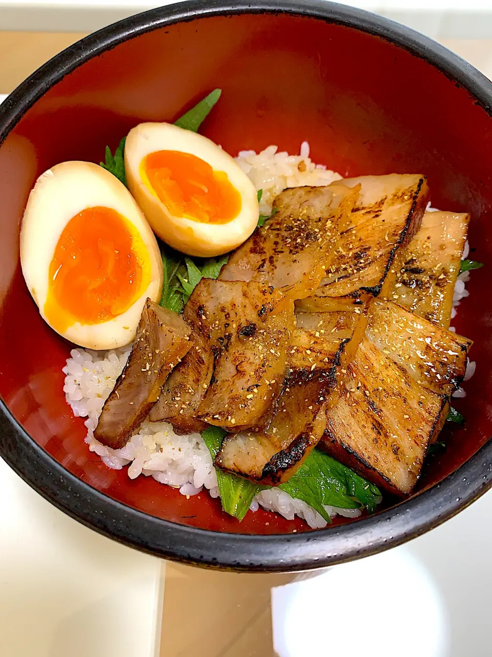 自家製炙りチャーシュー丼|心に七つの傷の男さん