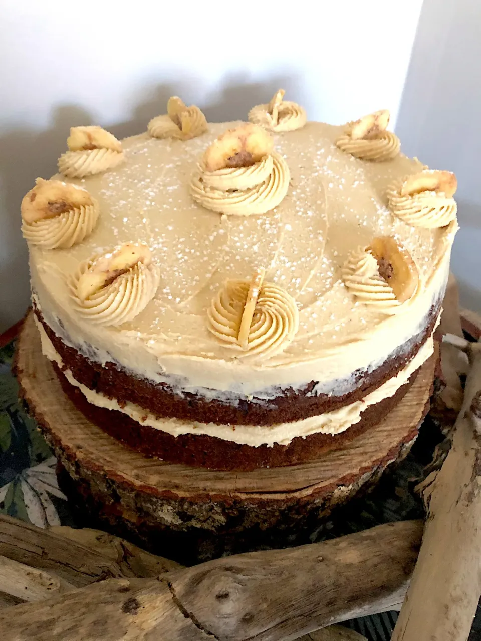 Banana cake with brown sugar cinnamon icing|K8TCRE8TZさん