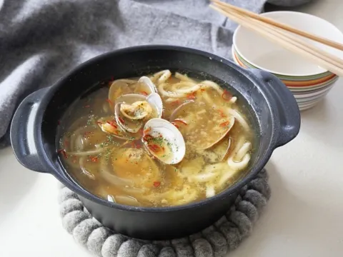 あさりとバターの鍋焼きうどん|ヤマサ醤油公式アカウントさん