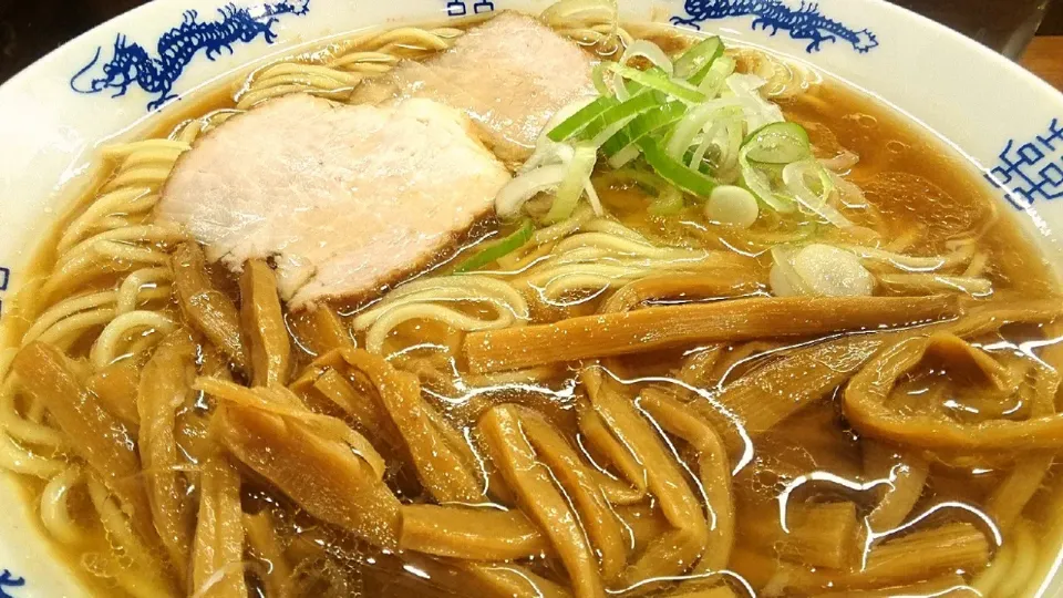 Snapdishの料理写真:【1956年創業】
中華そば 共楽
竹の子そば（葱多め、950円）
＋麺特盛（100g、100円）
＠銀座2分、銀座一丁目 、東銀座
（JR有楽町駅から6分）
21087|大脇さん