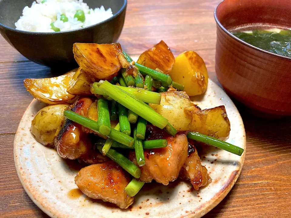 新じゃがとニンニクの芽と鶏肉の甘辛炒め|n_nさん