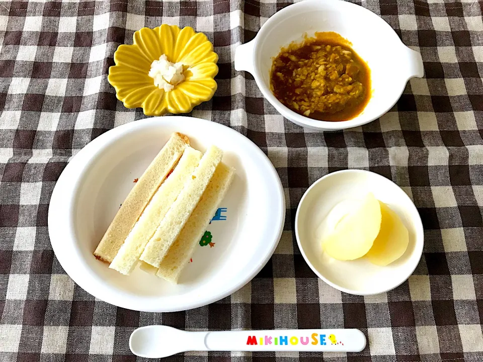 【離乳食】食パン、緑黄色野菜と鯛、じゃがいも、かぶ|sayaさん