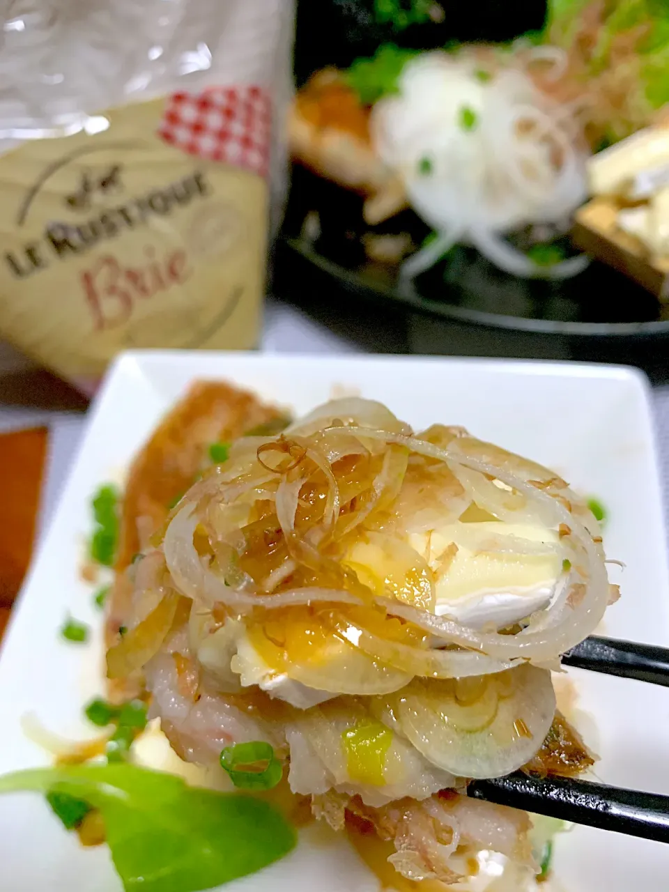 ル　ルスティック　ブリーチーズ新玉ねぎおかか醤油のせ|シュトママさん