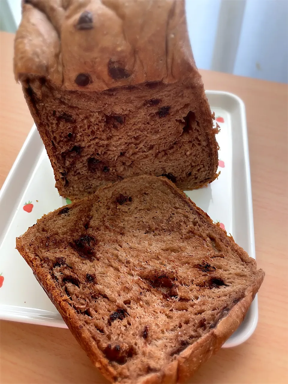 Snapdishの料理写真:チョコクリーム&チョコチップ入りパン🍞|Michiko Okamotoさん