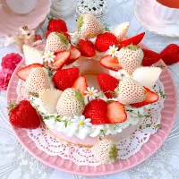 白いちごのムースケーキです🍓(∩´∀`∩)💕