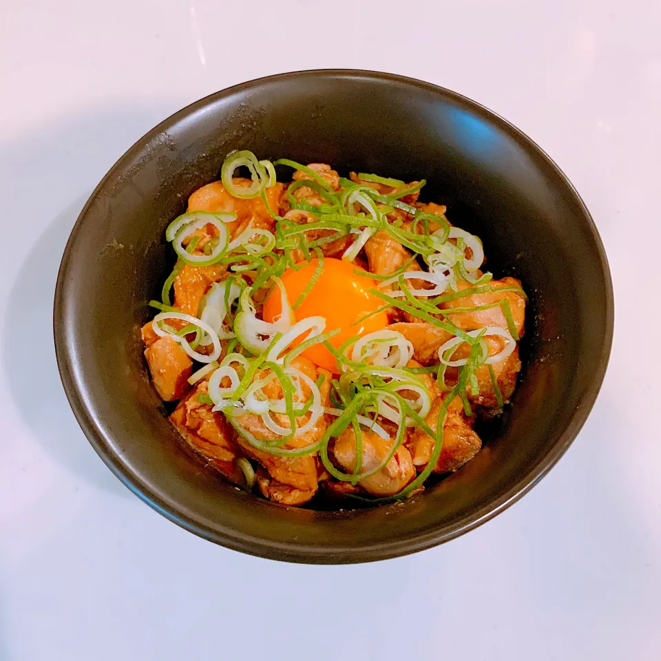 鶏の味噌煮込み丼|たけださん