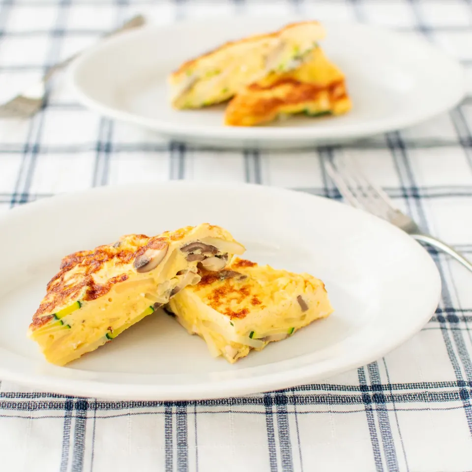 液体塩こうじで♪卵焼き器で作る！塩こうじスパニッシュオムレツ♪﻿|ハナマルキさん