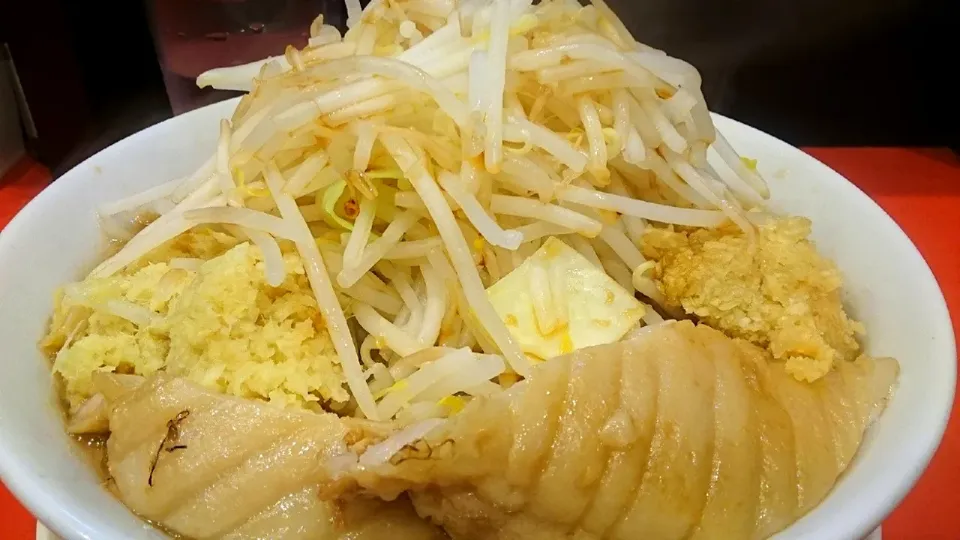 【通販で、まぜそば開始】
用心棒 神保町店
ラーメン(麺300g、780円)
＋追加豚1枚(100円）
＋ニンニクマシ
＋ショウガマシマシ
 ＠神保町3分
（JR秋葉原駅から徒歩20分 ）
21088|大脇さん