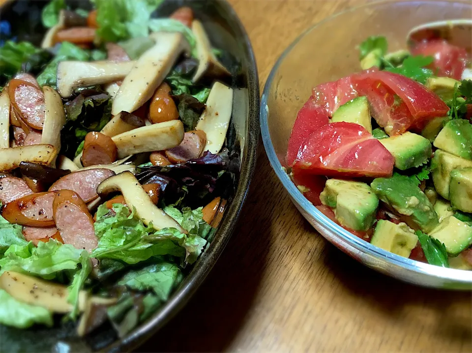 レタスのサラダ🥗エリンギとウインナーのソテー✨アボカド🥑トマト🍅パクチーの和物|colorさん