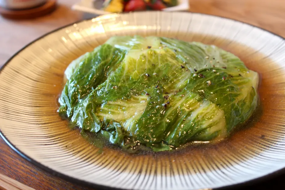 レタスと鶏ひき肉の重ね蒸し|よっすぃさん