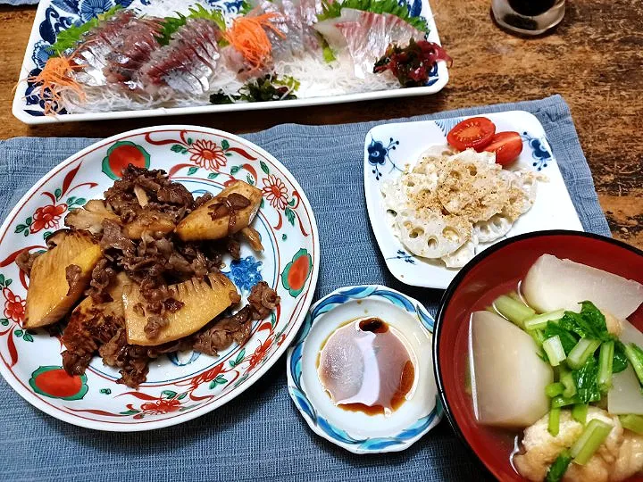 Snapdishの料理写真:筍牛肉の酒醤油焼き|ぱいんてーるさん