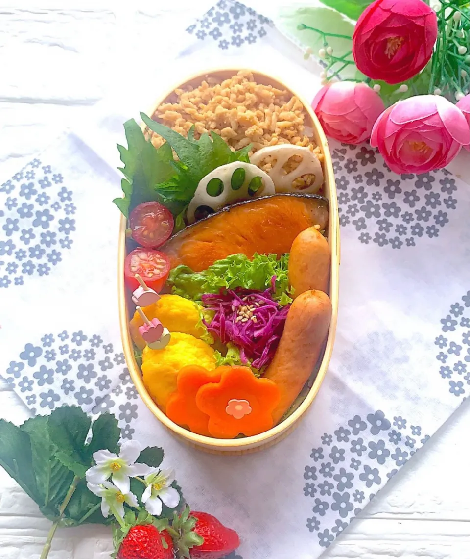 焼き鮭弁当🍱|makigamidesさん