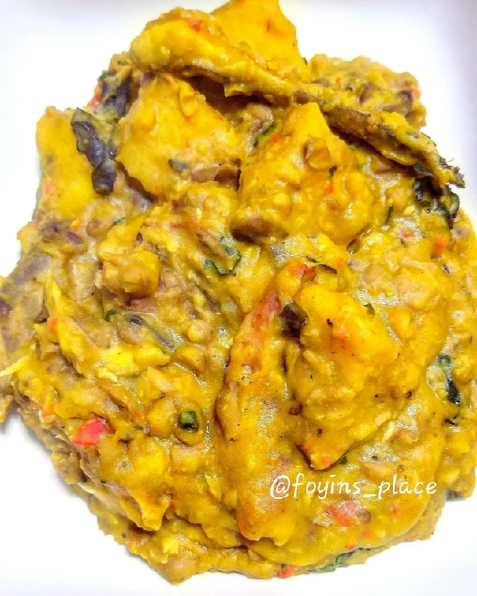 Snapdishの料理写真:Nigerian Beans, yam and plantain 
 porridge cooked in water, palm oil
 pepper, smoked fish, smoked prawns 
and other spices .|Foyinsola Toby Owoさん