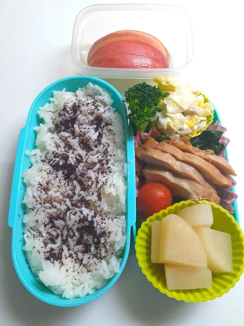 Snapdishの料理写真:☆中学生弁当☆ゆかりごはん、牛蒡サラダ、ブロッコリー、ほうれん草胡麻和え、鶏チャーシュー、ミニトマト、大根煮物、リンゴ|ｼｮｺﾗさん