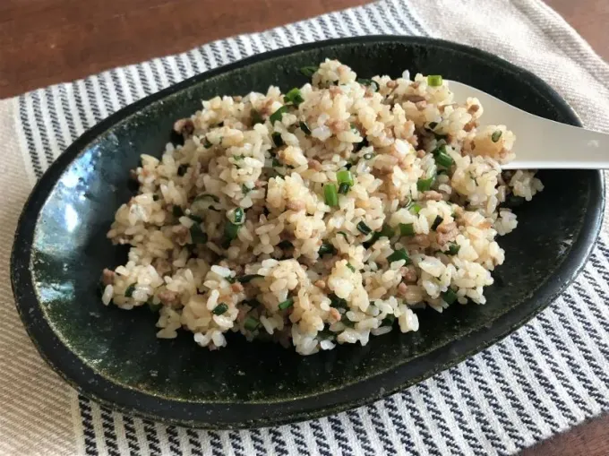 レンジで！ねぎと挽き肉のみそチャーハン|マルコメ キッチンさん