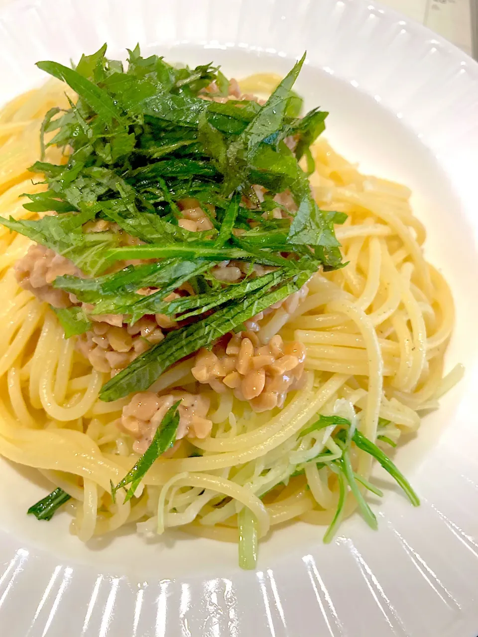 Snapdishの料理写真:かんたん納豆＆大葉パスタ🍝|keitanさん