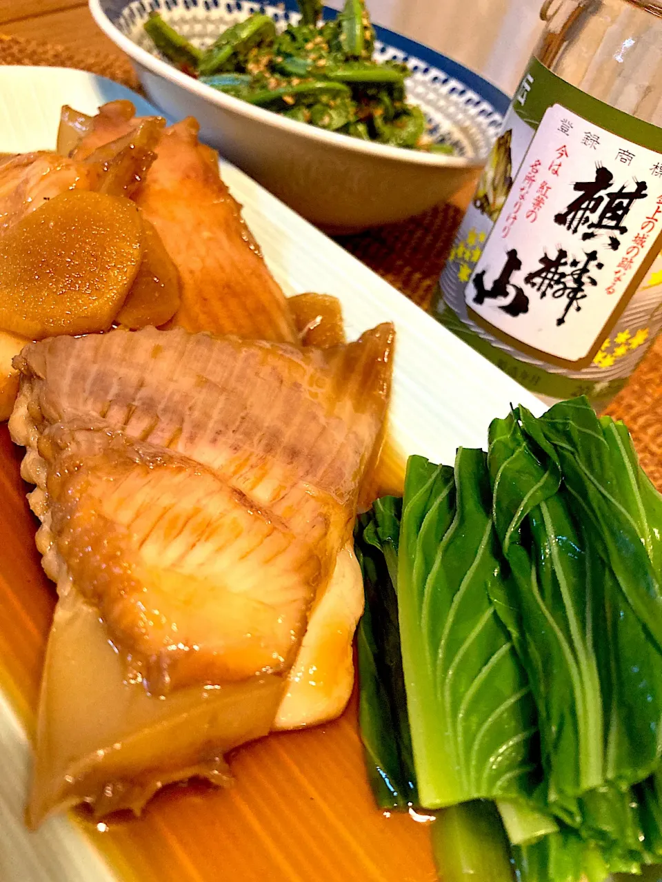 カスベの煮付けとこごめの胡麻和えにカップ酒麒麟山😋🍶💕✨|アイさん