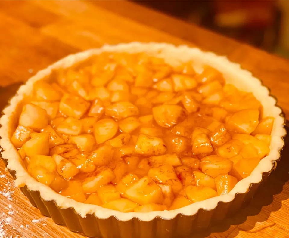 Making Apple Cinnamon Pie 🥧 for a friend  with Japanese honey apples 🍎 
#pie #homemade #apples #baking #chefemanuel|Emanuel Hayashiさん