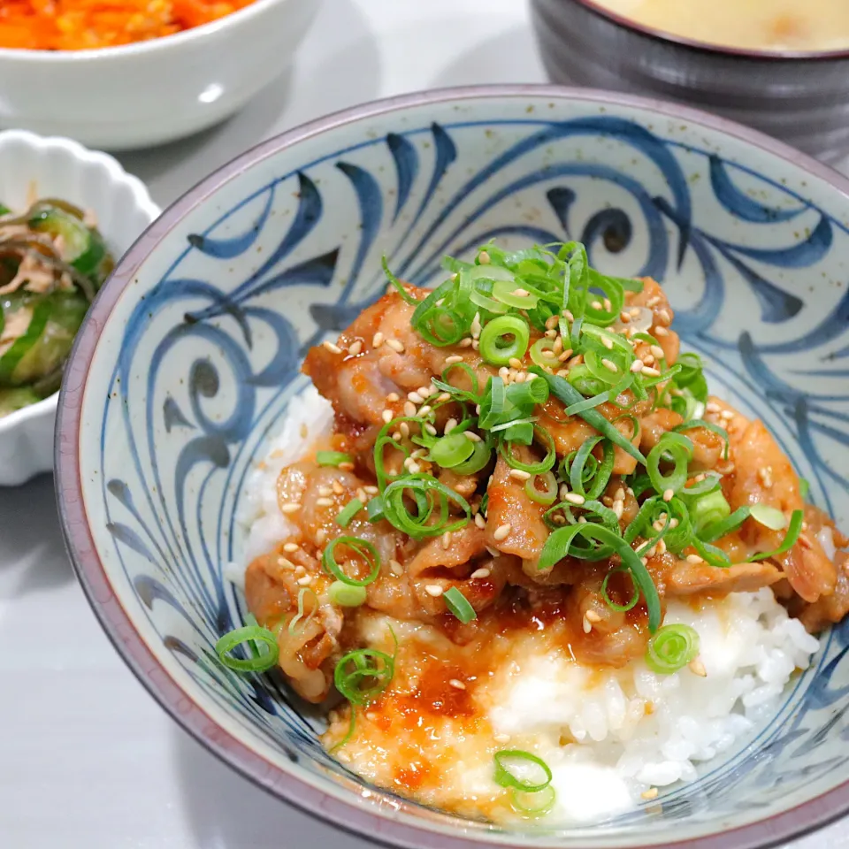 豚焼肉とろろ丼|まゆさん