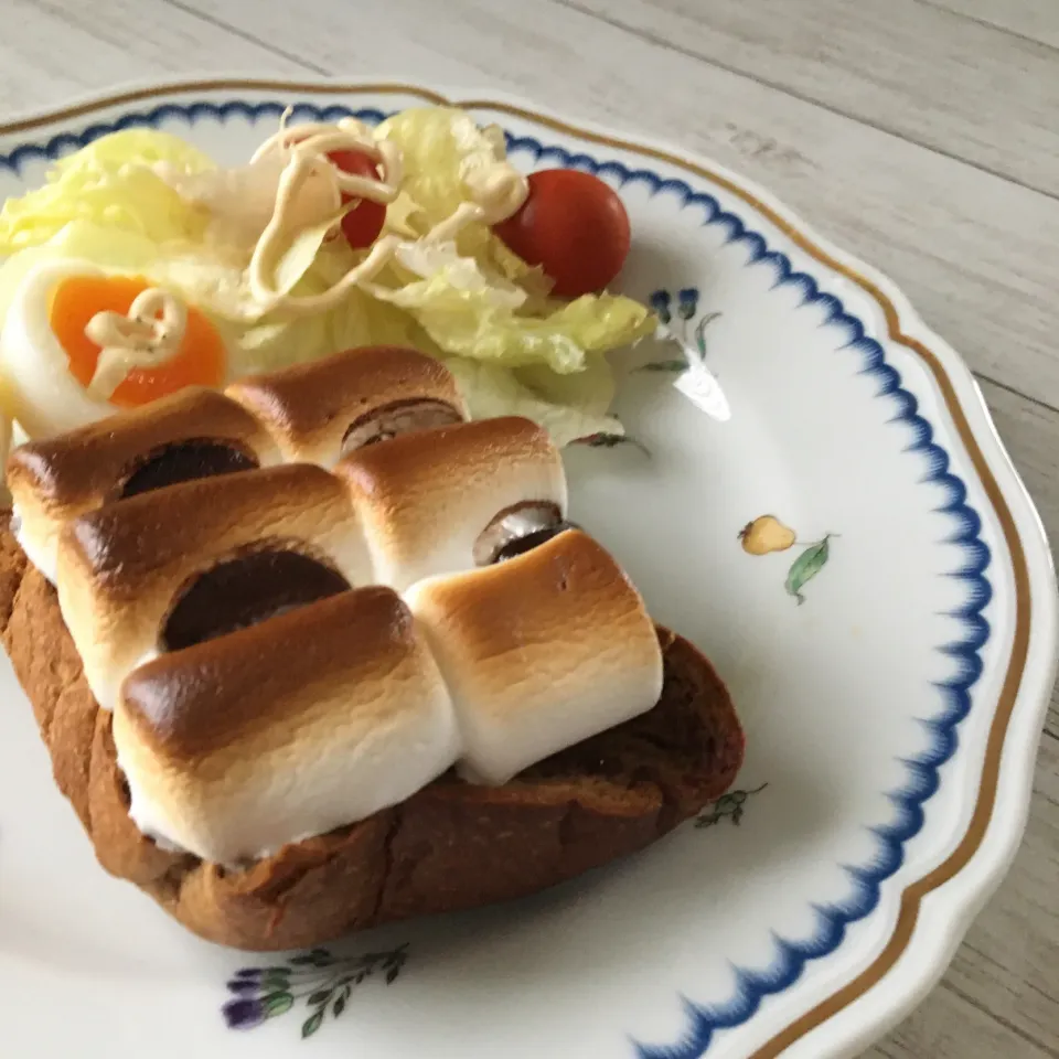 黒糖パンのマシュマロチョコトースト|はるさん