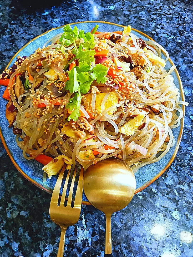 Korean Japchae (Vegetarian) 😋🤤|Fatmamaさん