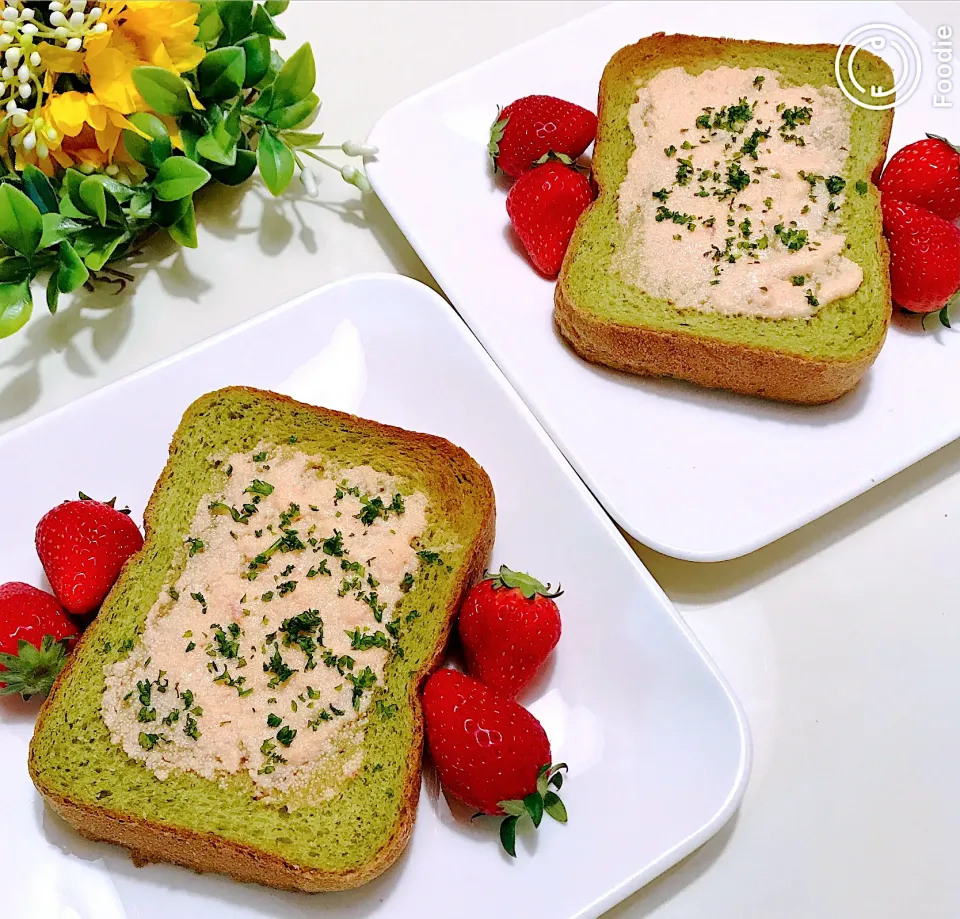 🌱ふっかふかほうれん草食パン🌱で《明太マヨバタートースト》モーニング|ちゃべさん