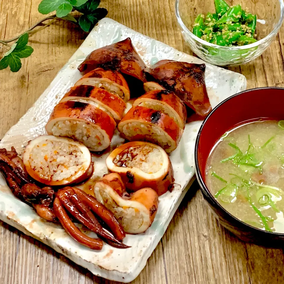 今日の晩ご飯　烏賊飯　スナップえんどうの胡麻和え　なめこの味噌汁|ROSE & ROSEさん