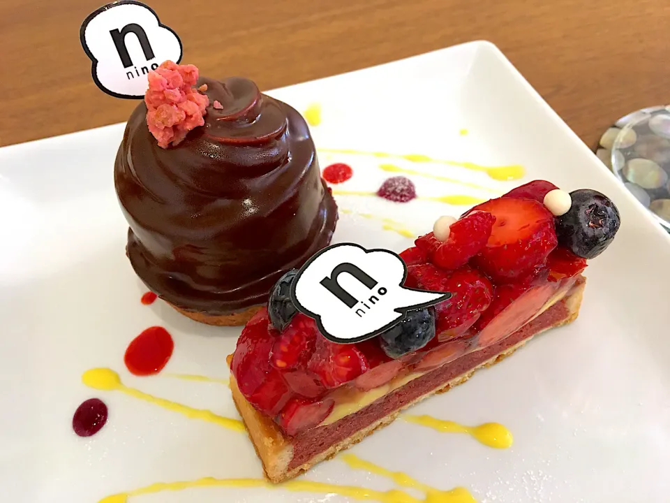 Snapdishの料理写真:ベリーケーキ/チョコムースケーキ|(*^^*)さん