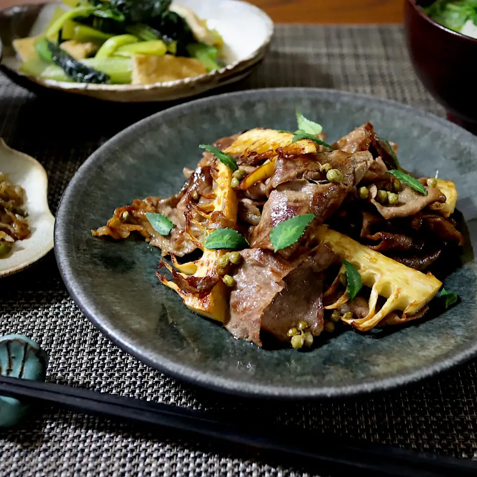 たけのこと牛肉と山椒の実の焦がし醤油焼き|かおるさん