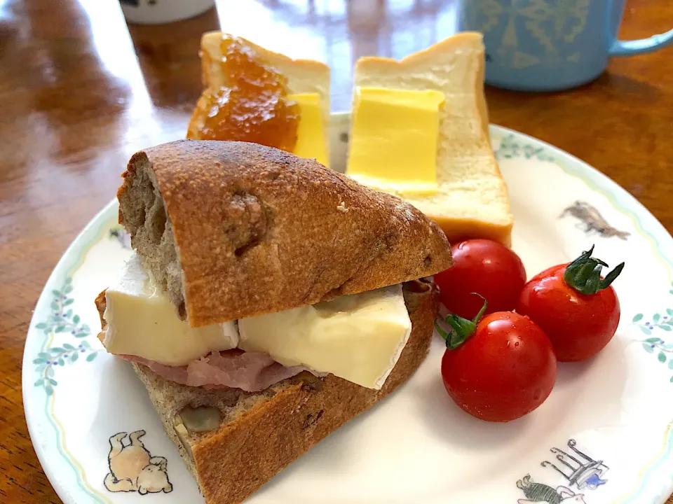 チーズと生ハムのサンド|さんだーさん