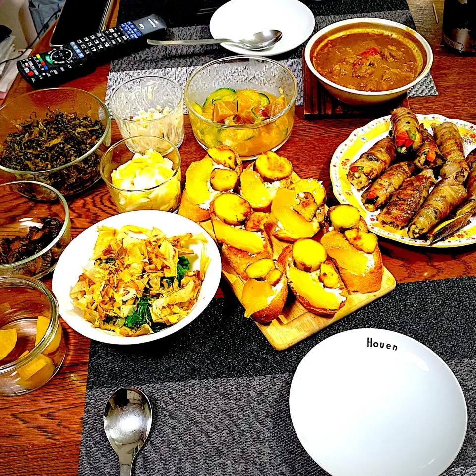 豚バラ肉で野菜巻き、ブルスケッタ、常備菜、漬物ほうれん草のおひたし|yakinasuさん