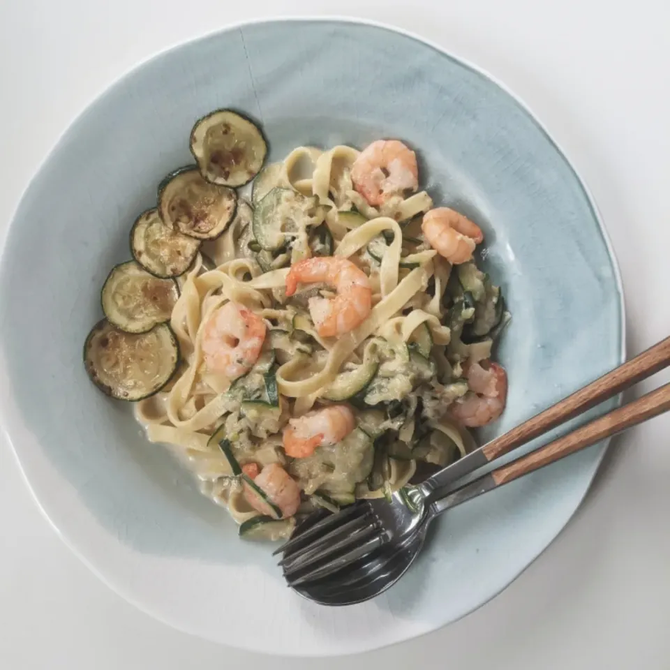 Zucchini Cream Pasta with Shrimps|ecywrさん