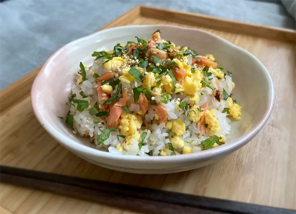 taruto⭐️さんの料理 鮭とたまごの✨🍴ちらし寿司🍴✨😋|るん♪さん