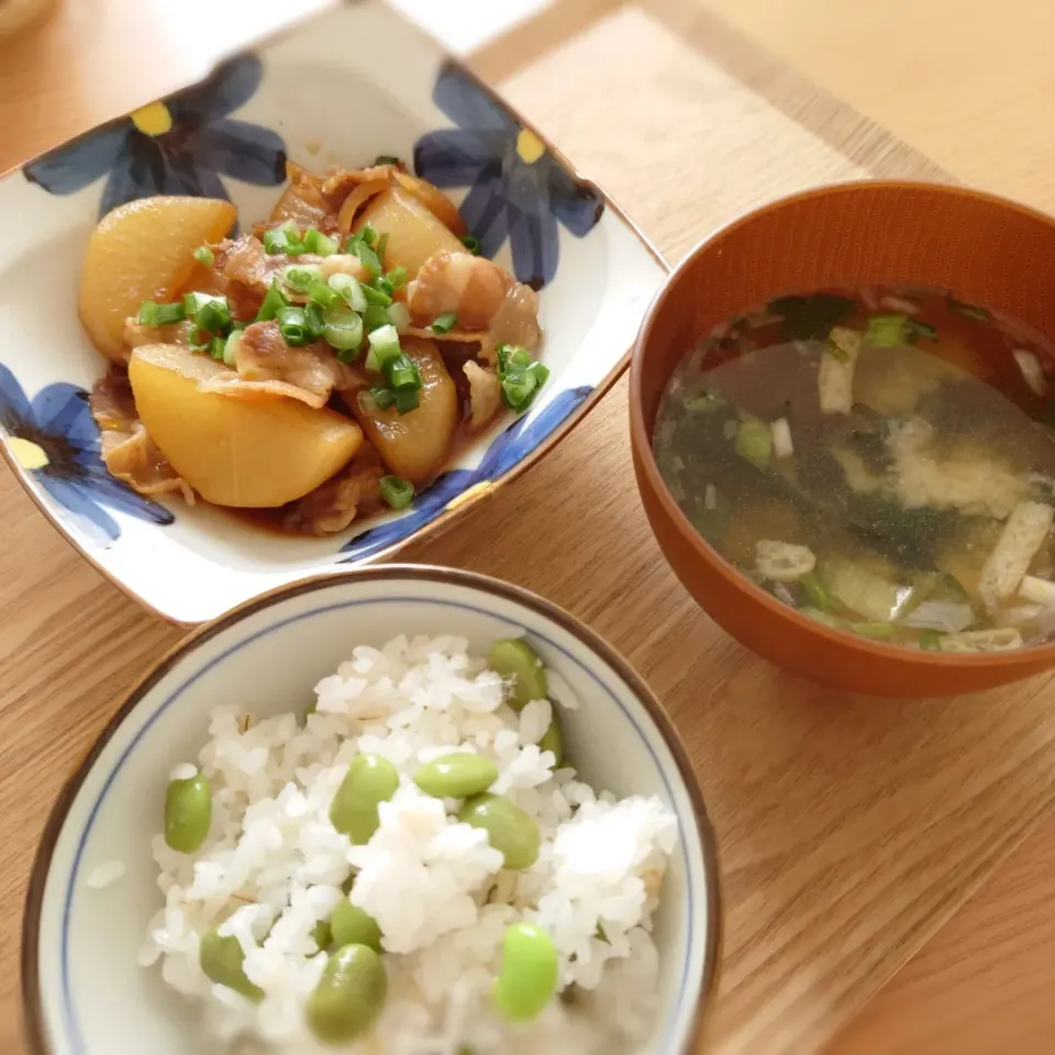 Snapdishの料理写真:昼ごはん🌻豚バラ大根|Rie*さん