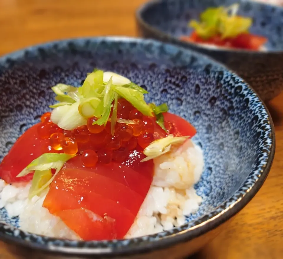 キハダマグロの漬けといくら丼(*^^*)|しーPaPaさん