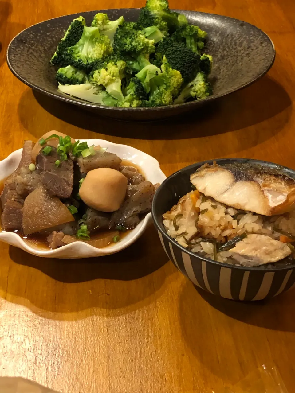 国産牛すじの芋煮(山形)    鯖めし(和歌山)|K(カンナ)さん