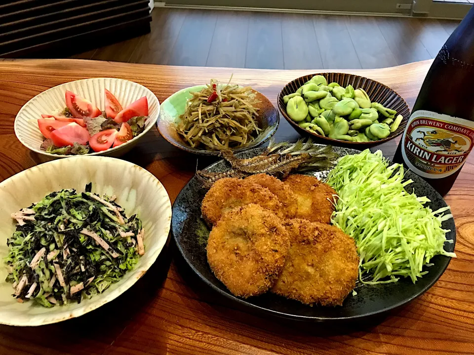 Snapdishの料理写真:2021.5.1 メンチカツ🍻🍻🍻|ゆみずさん