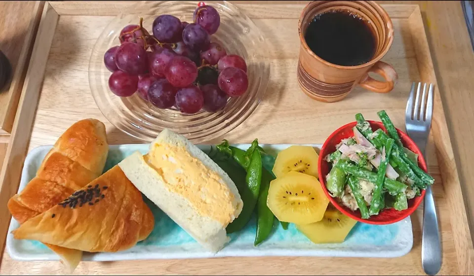 ちょっと遅めのモーニング🥗|A-YA-YA-YAさん