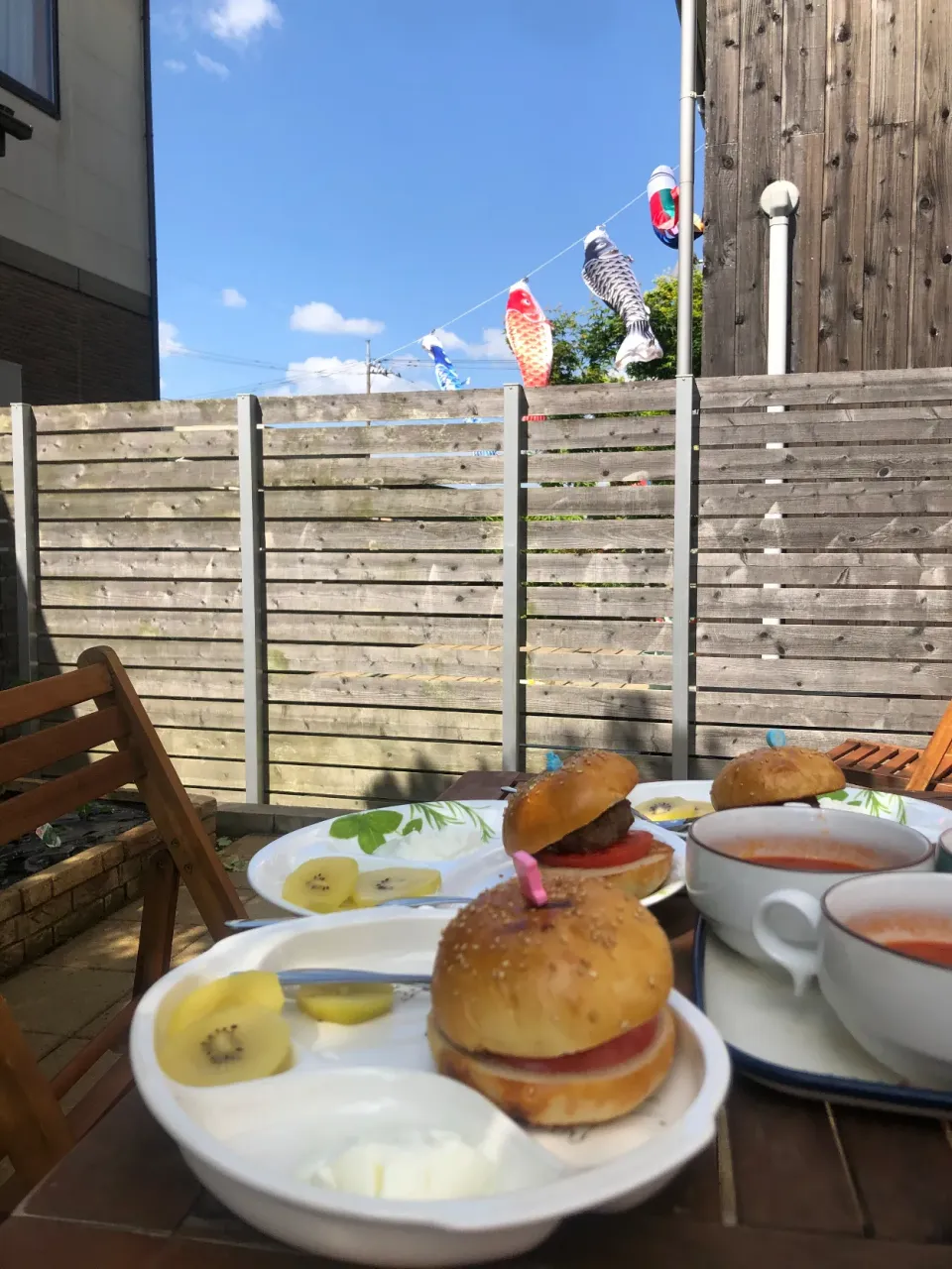 Snapdishの料理写真:ハンバーガーで朝ごはん🍔|ゆっこっこさん