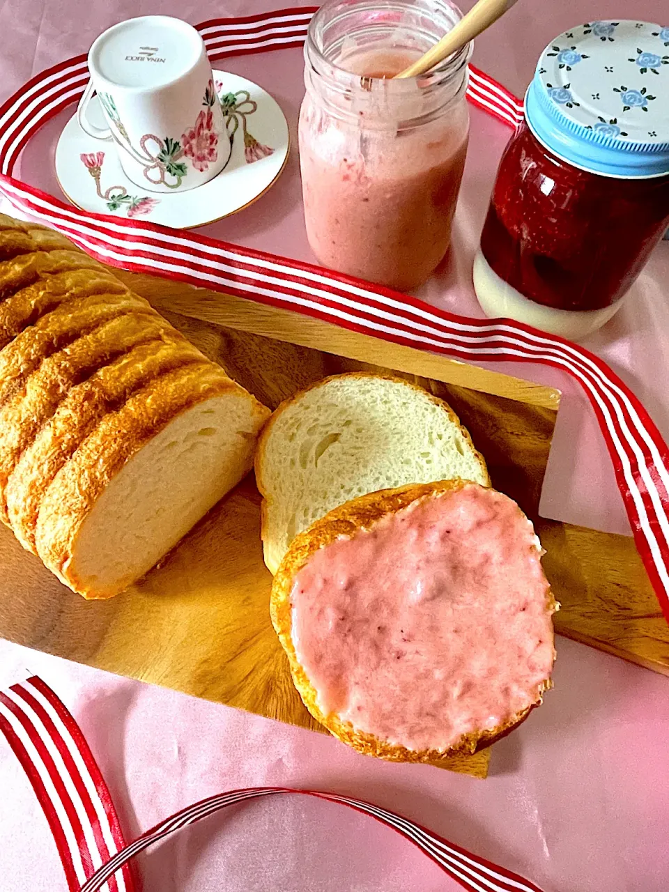 toccaさんの料理 toccaさんの料理 いちごとミルクのツインジャム🍓🍼&いちご🍓バター|いっちゃんさん