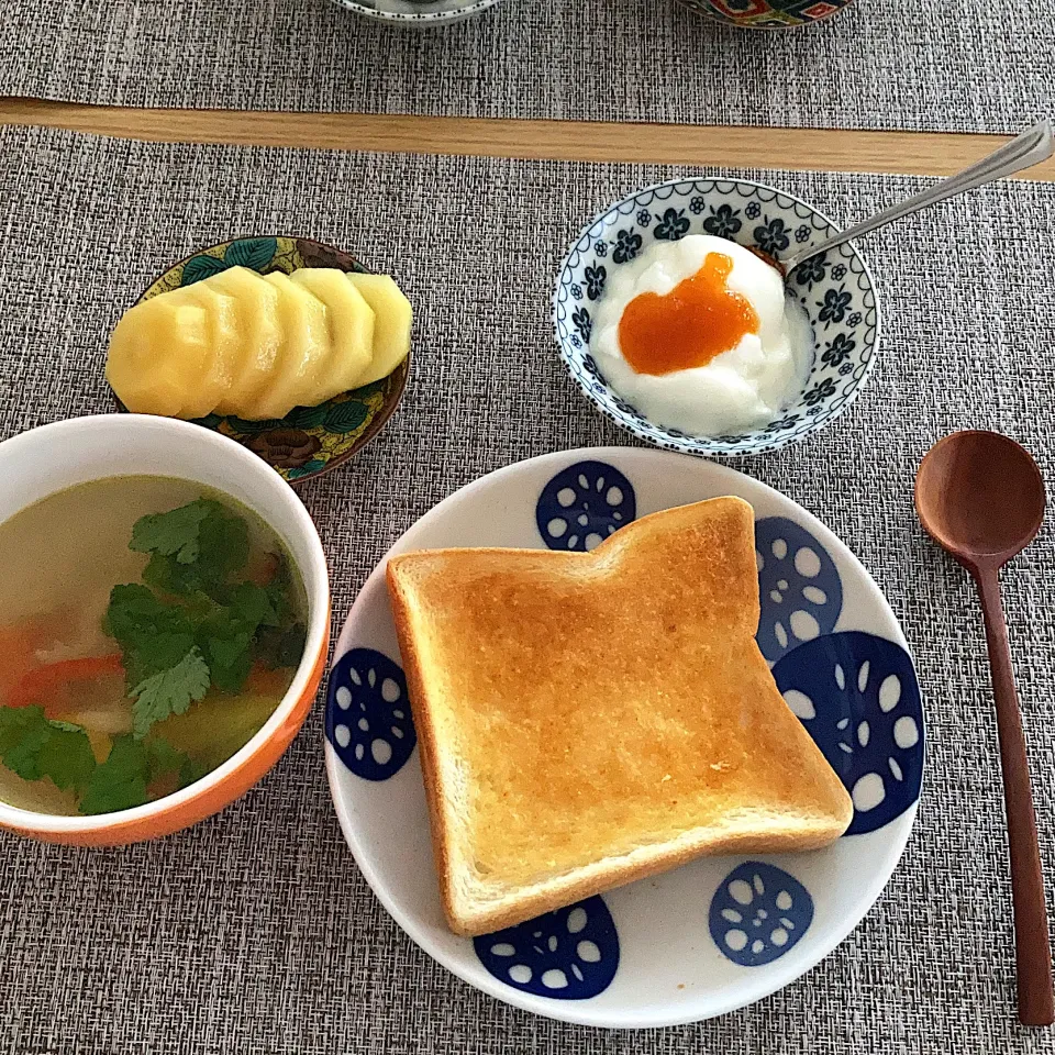 鶏がらスープで朝食|ツインうさぎさん