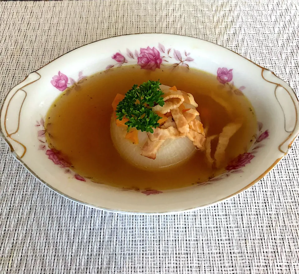 Snapdishの料理写真:新玉🧅トロッ~~トロッ~~スープ🍴優しい朝ごはん🌿|💍ごはん🍚さん