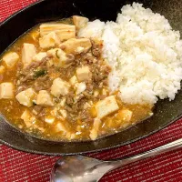 Snapdishの料理写真:麻婆豆腐掛けご飯（カレー風）|Saoriさん