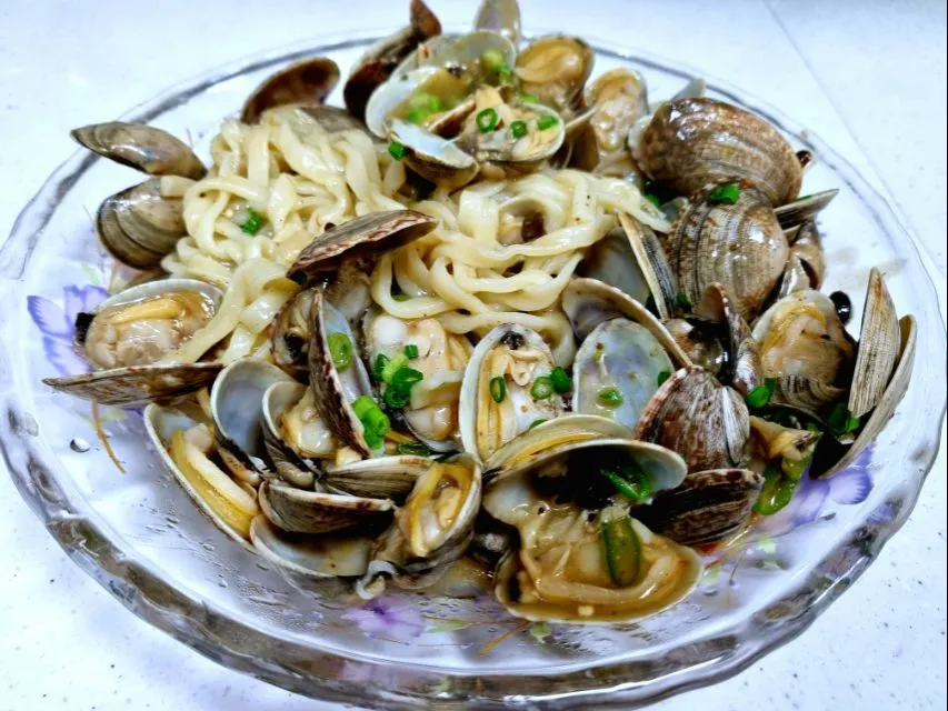 saute clams will hand-pulled noodles|steven z.y.さん