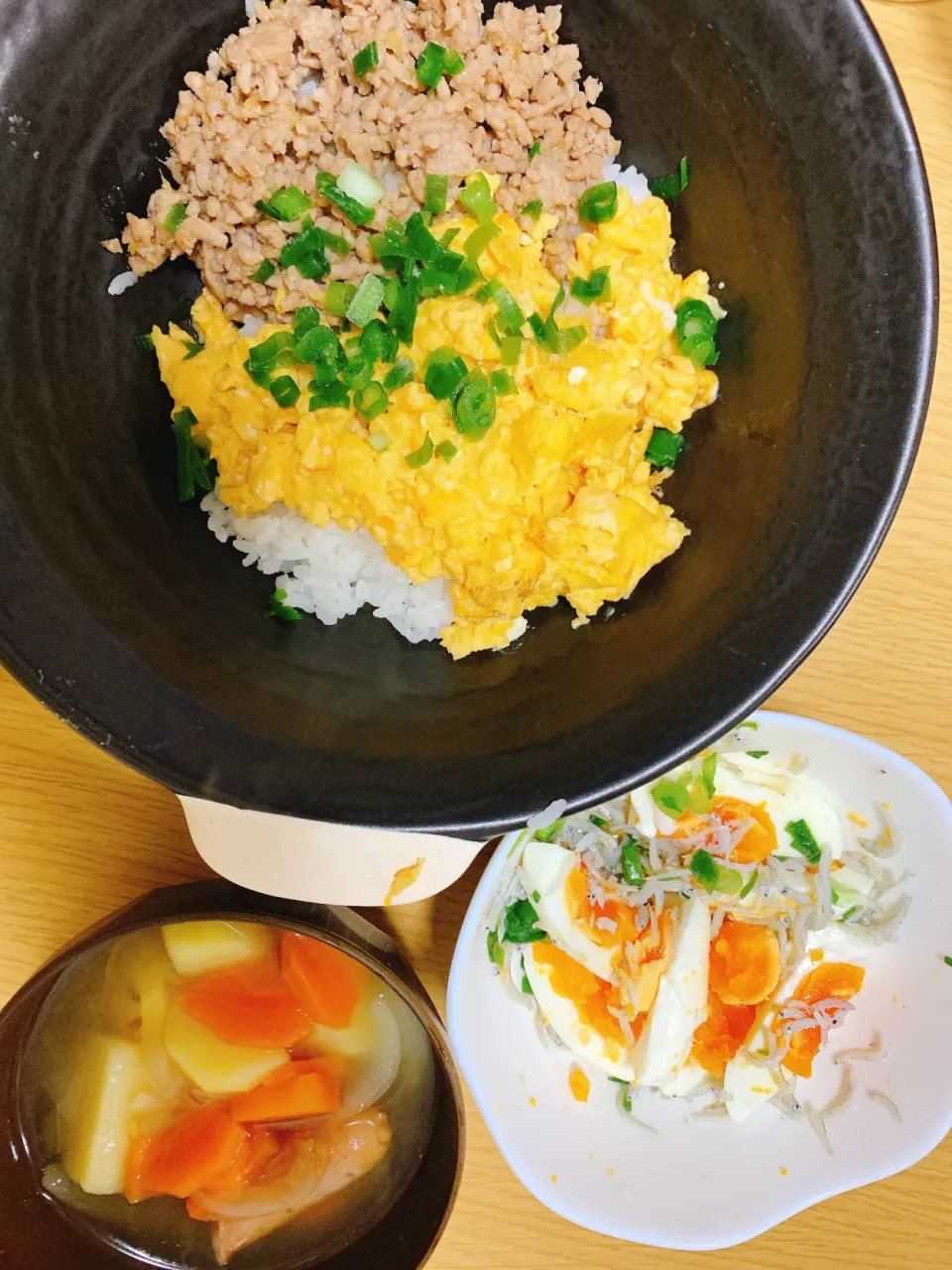 そぼろ丼|あみたんさん