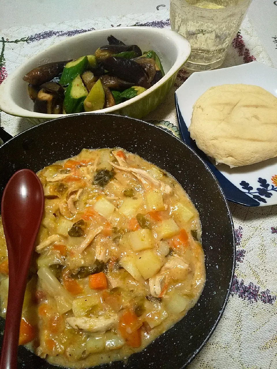 今日の晩御飯
※スキムミルクシチュー
※茄子ときゅうりのにんにくナンプラー炒め
※おからパウダープチパン
※焼酎ハイボール|れあMIXさん