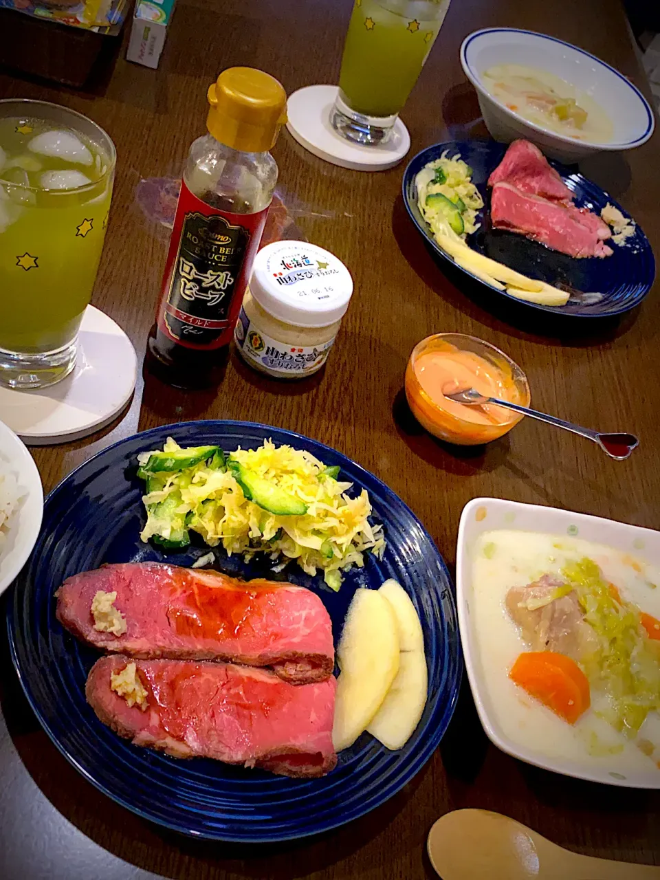 ローストビーフ　山わさび　キャベツの甘酢漬け　林檎　チキンと野菜のミルクスープ煮　玄米ごはん　グリーンティー|ch＊K*∀o(^^*)♪さん