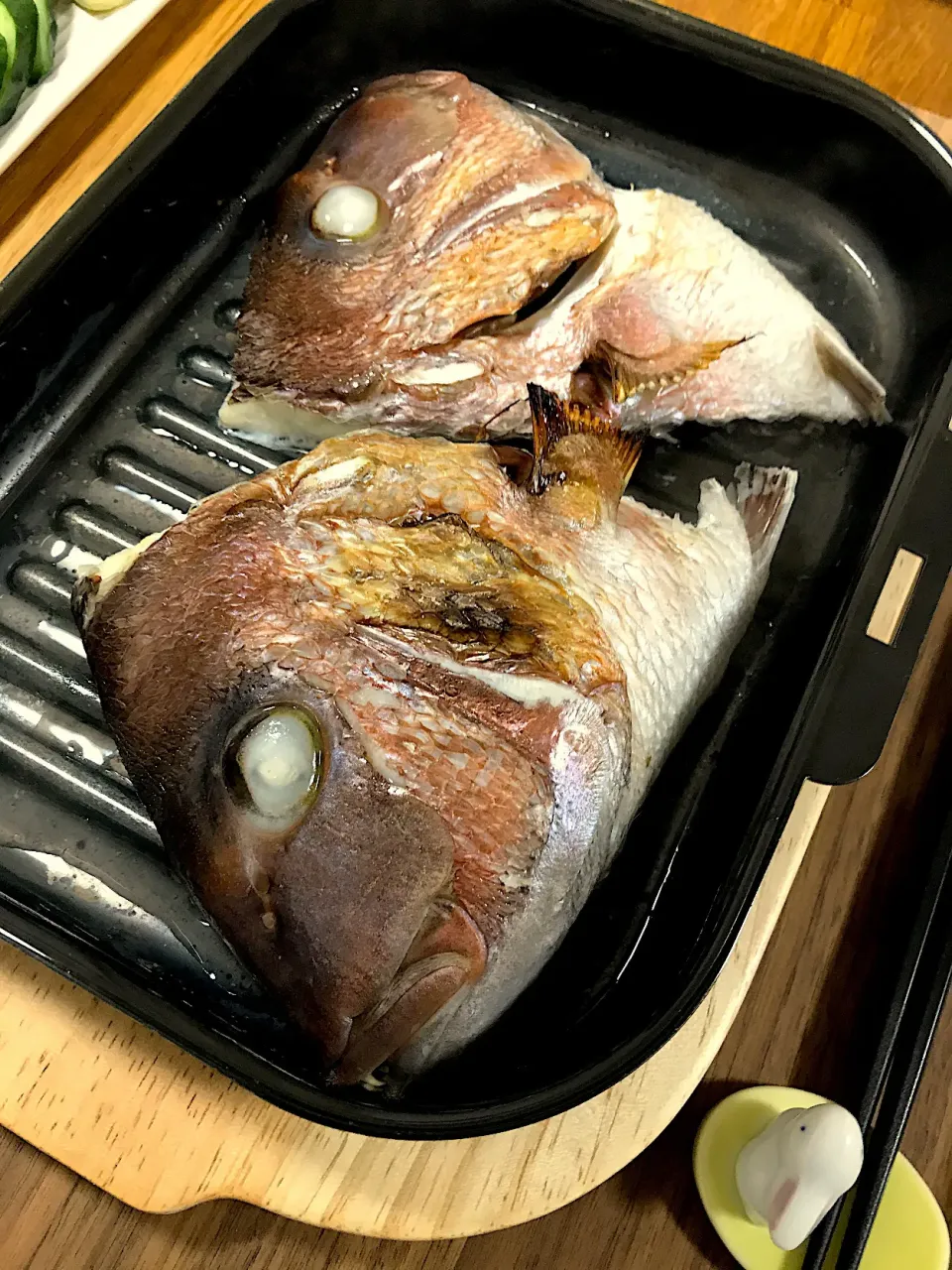 Snapdishの料理写真:鯛の頭の塩焼き|morimi32さん