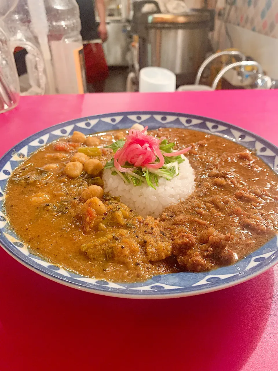 中崎町 スパイスサロンバビルの塔 まかない 豆カレー(小松菜と袋タケ)とひね鶏のチキンキーマ 2021.05.03|papicoさん