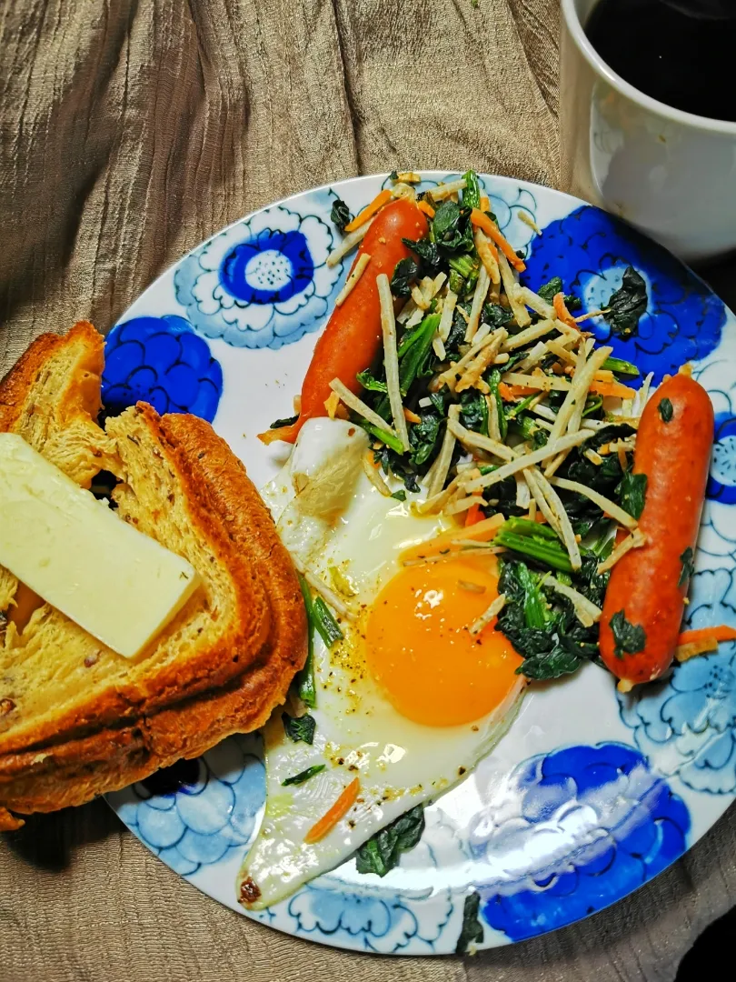 手作り幸せ、あずき生食パン🍞🎶⤴️⤴️☕🥗|ペンギンさん